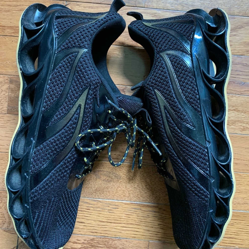 Men’s Athletic Shoe